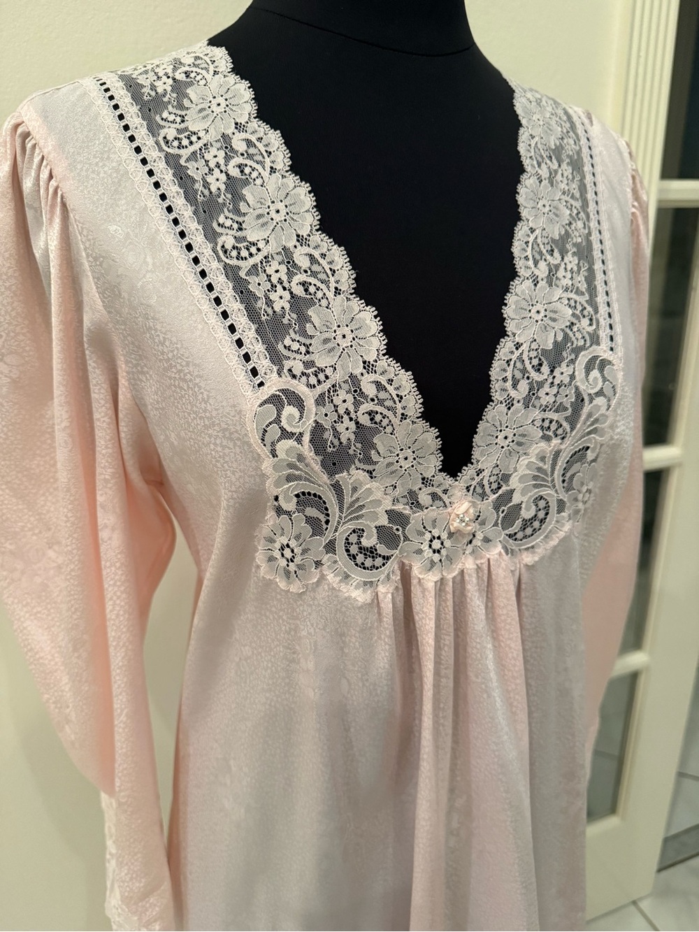 CHRISTIAN DIOR Vintage Lace Trim Pink Nightgown Lingerie Slip Dress Négligée M - Picture 8 of 16